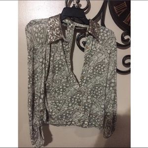 GIMMICKS BY BKE SHIRT MEDIUM